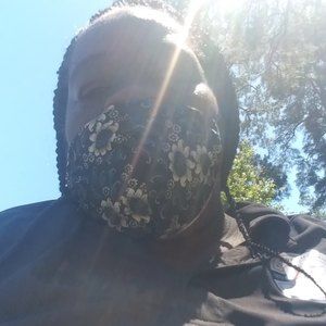 Meet your Posher, Lois